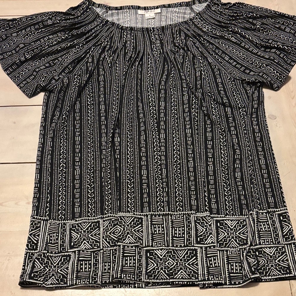 Style & Co. Black and White Geometric Blouse